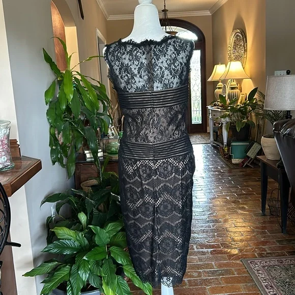 Tadashi Shoji Chantilly Lace Boatneck Sheath Midi Dress sz12 - Picture 9 of 16